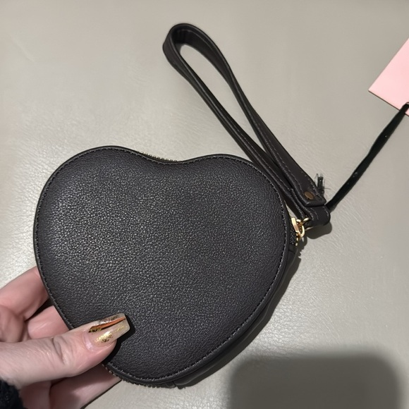 NWT Juicy Couture Retro Mini Heart Zip Around Wallet - Picture 2 of 7